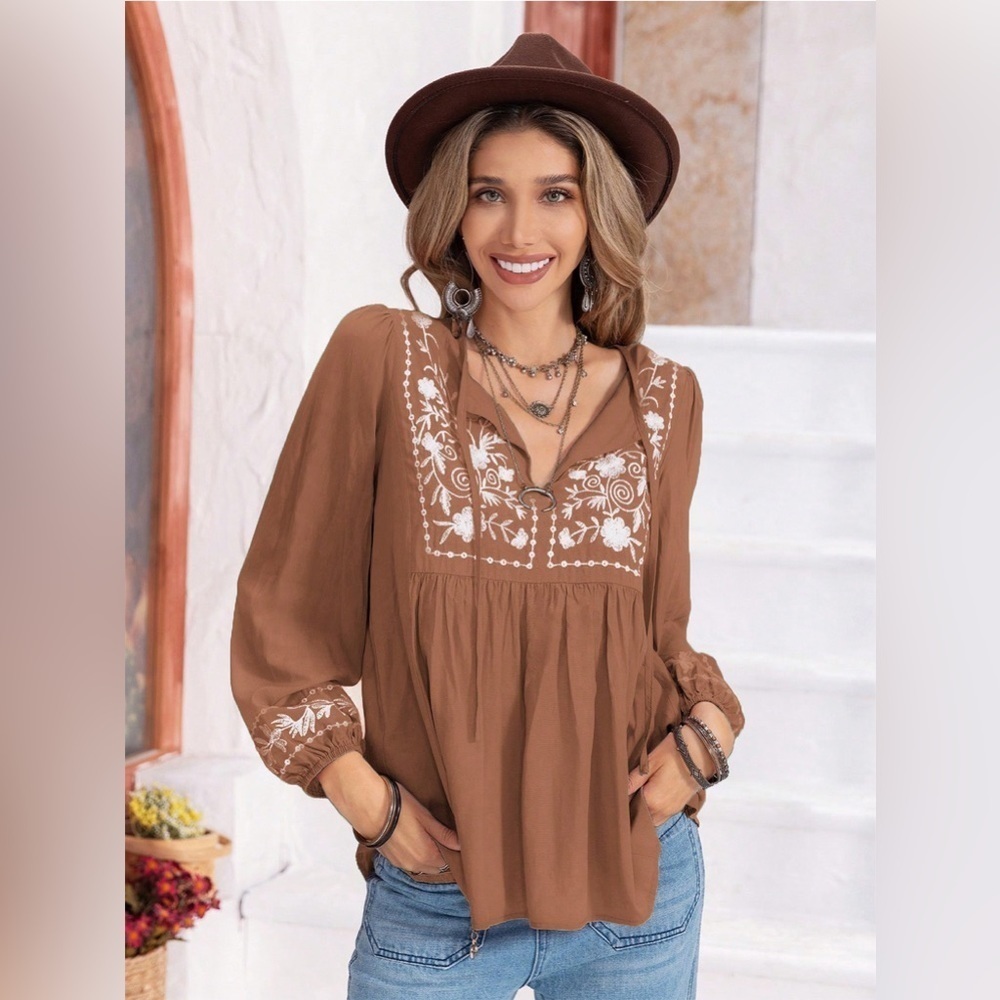 Graceful Floral Charm Balloon Sleeve Blouse